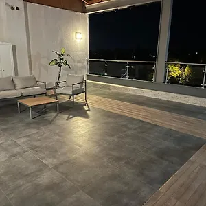 דירה Das Penthouse Airport, אוטופן